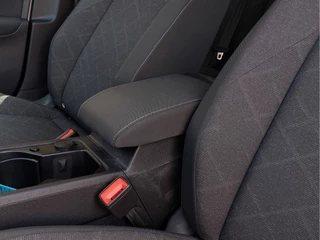 Volkswagen Golf 1.5 TSI 131pk 1st Edition | Origineel NL | Navi | Apple Carplay+Android Auto | Clima | Adap.Cruise | Led Koplampen | Stoel+Stuurwielverwarming | Rijstrook+Licht+Regensensor | Privacy Glass - afbeelding nr 28