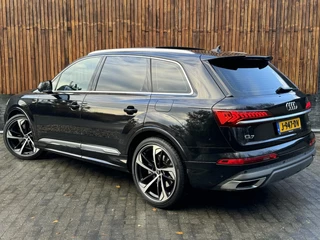 Audi Q7 Audi Q7 55 TFSI e quattro Pro Line S | Panoramadak | Camera rondomzicht | LED verlichting | Keyless pakket | Leer/alcantara bekleding | Voorstoelen verwarmd | 22 inch SQ7 velgen | Getint glas | Dodehoekdetectie - afbeelding nr 34