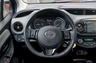 Toyota Yaris Toyota Yaris 1.5 Hybide | Navigatie | All Season | Camera (31946km!) - afbeelding nr 7