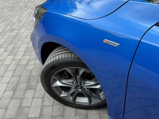 Ford Focus Ford Focus Wagon 1.0 EcoBoost Hybrid ST Line | Navigatiesysteem | Stoelverwarming | Stuurverwarming | LED verlichting | Apple CarPlay | Achteruitrijcamera | Inparkeerhulp | Parkeersensoren voor en achter - afbeelding nr 47