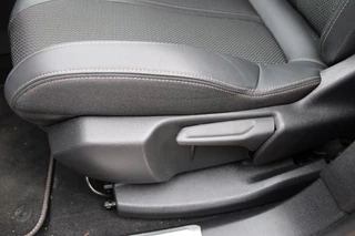 Peugeot 5008 | Black Pack | Adaptieve Cruise | 7-Persoons | Led | BLIS | Navigatie - afbeelding nr 37