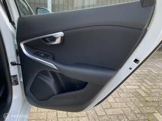 Volvo V40 Volvo V40 2.0 T2|Navigatie|Parkeersensoren|Digitaal Instrumentenpaneel - afbeelding nr 29