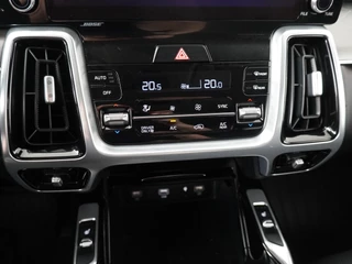Kia Sorento Kia Sorento 1.6 T-GDI Plug-in Hybrid 4WD Edition 7-persoons - Navigatie - Lederen bekleding - Stoelverwarming - Trekhaak - Fabrieksgarantie tot 10-2028 - afbeelding nr 36