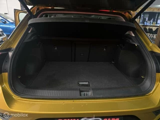 Volkswagen T-Roc Volkswagen T-Roc 1.5 TSI /Panoramadak / Acc / Lane / Carplay - afbeelding nr 18