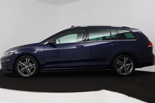 Volkswagen Golf Volkswagen Golf Variant 1.5 TSI Highline Business R (PANORAMADAK, TREKHAAK, CARPLAY, PARKEERSENSOREN, CARPLAY, AUTOMAAT) - afbeelding nr 2