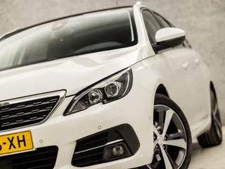 Peugeot 308 Peugeot 308 SW 1.2 PureTech Sport Automaat (PANORAMADAK, APPLE CARPLAY, STOELVERWARMING, ADAPTIVE CRUISE, SPORTSTOELEN, KEYLESS, GETINT GLAS, TREKHAAK, 360 CAMERA, NIEUWSTAAT) - afbeelding nr 18
