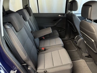 Volkswagen Touran Volkswagen Touran 1.5 TSI 150PK 7P CARPLAY NAVI CAMERA LED ELEK.KLEP VIR.COCKPIT DODE.HOEK DET. STOELVERW KEYLESS 7P 7PERS 09/2024 