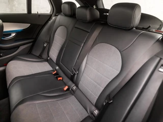 Mercedes-Benz C-Klasse 279Pk Automaat (GROOT NAVI, LUCHTVERING, CAMERA, LEDER, STOELVERWARMING, GETINT GLAS, ELEK SPORTSTOELEN, ELEK ACHTERKLEP, ZWART HEMEL, NIEUWE APK, NIEUWSTAAT) - afbeelding nr 15