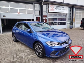 Volkswagen Polo 1.0 TSI Life 2022 49.000KM! Camera LED Navi