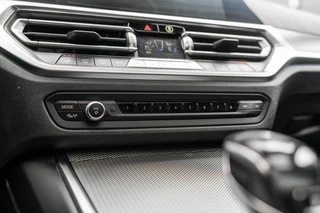 BMW 3 Serie BMW 3-serie Touring 330e xDrive M SPORT PANO LASER - afbeelding nr 56