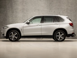 BMW X5 BMW X5 xDrive40e High Executive 313Pk Automaat (GROOT NAVI, HEAD-UP DISPLAY, 360 CAMERA, SFEERVERLICHTING, LEDER, TREKHAAK, SPORTSTOELEN, GETINT GLAS, ELEK ACHTERKLEP, NIEUWE APK, NIEUWSTAAT) - afbeelding nr 2