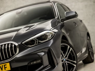 BMW 1 Serie Automaat (PANORAMADAK, M PAKKET, APPLE CARPLAY, GROOT NAVI, STOELVERWARMING, LEDEREN SPORTSTOELEN, CAMERA, GETINT GLAS, M SPORT BESTURING, SFEERVERLICHTING, NIEUWE APK, NIEUWSTAAT) - afbeelding nr 18