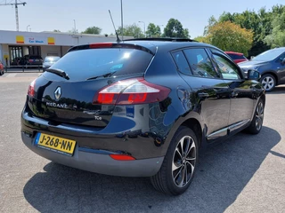 Renault Mégane Renault Mégane 1.2 TCe 131pk Automaat BOSE 5-Deurs | Navi | Clima | Cruise | Panorama Schuifdak | Keyless Entry | Licht+Regensensor | Pdc V+A+Camera | Stoelverwarming | Privacy Glass | 17''lm - afbeelding nr 4
