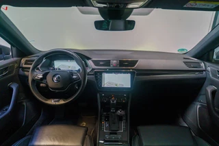 Škoda Superb Skoda Superb Combi 1.4 TSI iV 218pk Laurin & Klement | Leder | Panoramadak | 360 Camera | Trekhaak - afbeelding nr 5