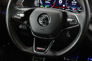 Škoda Octavia Skoda Octavia 1.4 TSI RS PHEV | Head-Up | Leder/Alcantara |  Stoel & stuurverwarming | Carplay | Sfeerverlichting | Massage | Memory | Adaptive cruise - afbeelding nr 10