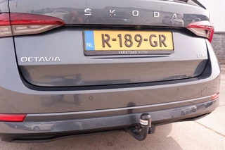 Škoda Octavia Škoda Octavia Combi 1.5 e-TSI Business Edition Plus | Trekhaak | Head-Up | Carplay | LED | Sfeerverl. | Camera | Memory - afbeelding nr 9