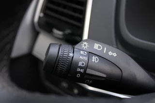 Volvo XC90 Volvo XC90 2.0 T8 Recharge AWD Plus Dark | Trekhaak | Panoramadak | 360 Camera - afbeelding nr 17