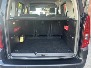 Citroën Berlingo Citroën Berlingo 1.2 PureTech Feel Praktisch, Zuinig & Helemaal Gezinsproof! - afbeelding nr 37