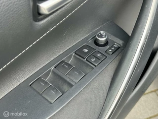 Toyota Corolla Toyota Corolla 1.8 Hybrid Business | NAP | LED | 17