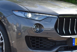 Maserati Levante | Luchtvering | Pano.dak | Camera | Keyless | DAB | Carplay | LED / Xenon | 20