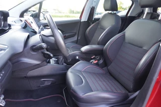 Peugeot 208 Peugeot 208 1.2 PureTech GT-line / 1e eig. / Pano / Trekhaak / Navi / Clima / Carplay / DAB+ - afbeelding nr 16