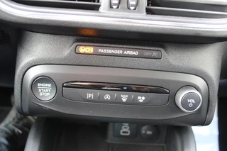 Ford Focus Ford Focus 1.0-155pk EcoBoost Mild-Hybrid 'Active' AUTOMAAT ! Trekgewicht 1.500kg ! Slechts 6.450km ! Ruim €. 9.000,- beneden de nieuwprijs ! Volautm. airco dual, navigatie, telefoonvoorb., adaptive cruise control, LED verlichting, metallic lak, camera, front-, lane- en side assist, LM wielen, Isofix etc. - afbeelding nr 22