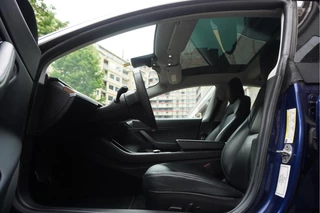 Tesla Model 3 Tesla Model 3 Long Range AWD 75 kWh Dual Motor | Nederlandse BTW auto | 351 pk | Panorama | Auto Pilot | Leer | Electrische stoelen met memory en verwarming | 19inch sportvelgen - afbeelding nr 4