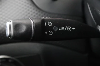 Mercedes-Benz A-Klasse Mercedes-Benz A-klasse 180 Ambition | Stoelverwarming | Full LED |  Sportstoelen | Navigatie | Half leder | Park Assist | Cruise control | Airco | Bluetooth - afbeelding nr 13