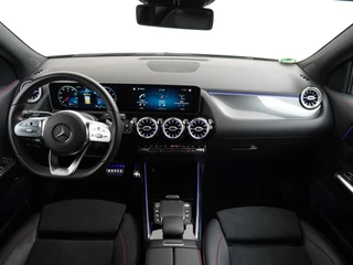 Mercedes-Benz GLA Mercedes-Benz GLA 200 AMG // Camera // Sfeerverlichting // Night Pakket // Augmented Reality // Carplay // 19