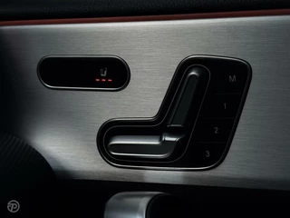 Mercedes-Benz A-Klasse Mercedes-Benz A-klasse 220 190 PK AMG Sfeerverlichting Widescreen Memory Camera 19