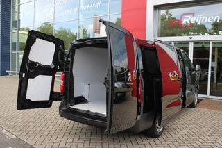 Peugeot e-Expert Peugeot e-Expert LONG (L3) 136PK 75 kWh 3-FASE | SCHUIFDEUREN LINKS EN RECHTS | NAVIGATIE 10