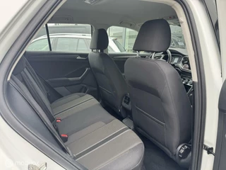 Volkswagen T-Roc Volkswagen T-Roc 1.5 TSI Style / Navigatie / Etc.. - afbeelding nr 22