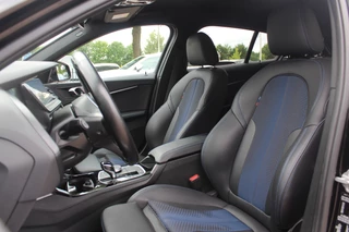 BMW 1 Serie BMW 1 Serie 118i Executive Ed. M Sport / Navigatie / Half leder / 19'' / Sportstoelen / Blackpack / Dakspoiler / Stoelverwarming / Cruise Control / Getint glas - afbeelding nr 4