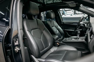 Porsche Macan Porsche Macan 3.0 S | Pano | Stoelverwarming | Sportuitlaat | Luchtvering | Trekhaak | - afbeelding nr 24