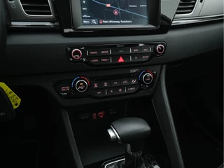 Kia Niro Kia Niro 1.6 GDi Hybrid ExecutiveLine Aut. *LEATHER-FABRIC | NAVI-FULLMAP | KEYLESS | CAMERA | COMFORT-SEATS | DIGI-COCKPIT | LANE-ASSIST | ECC | CARPLAY | PDC | 16''ALU* - afbeelding nr 13