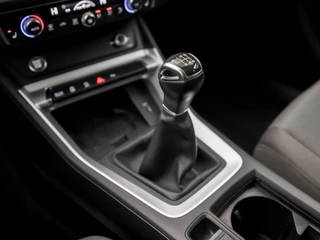 Audi Q3 Audi Q3 35 TFSI Sport 150Pk (NIEUW MODEL, VIRTUAL COCKPIT, GROOT NAVI, CLIMATE, STOELVERWARMING, KEYLESS, SPORTSTOELEN, CRUISE, PARKEERSENSOREN, ELEK ACHTERKLEP, MATRIX LED KOPLAMPEN, NIEUWSTAAT) - afbeelding nr 11