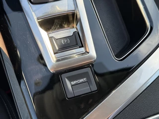 Peugeot 3008 Peugeot 3008 1.2 PureTech Allure 1e Eigenaar,Navi,Pano,Camera,131pk,Cruise,Clima,Trekhaak,Half Leder,Vol Opties,Dealer Onderhouden,Pdc V+A,APK tot 08-2026 - afbeelding nr 23
