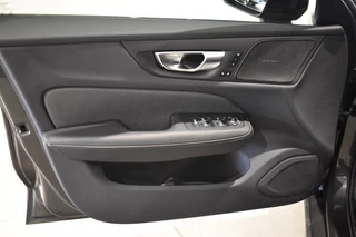 Volvo V60 Volvo V60 T6 350pk AWD Plus Dark | S/K Dak | Harman Kardon | Trekhaak - afbeelding nr 14
