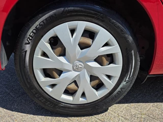 Toyota Yaris Toyota Yaris 1.5 Hybrid AUT, 1e Eigenaar! Camera! Zondag OPEN! - afbeelding nr 12