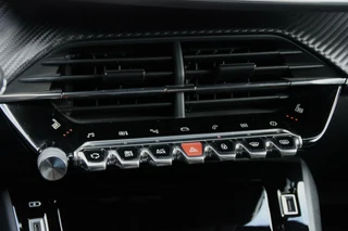 Peugeot 208 Peugeot 208 1.2 PureTech GT Automaat |PANORAMADAK, CARPLAY, ACC, VIRTUAL 3D, 360 CAMERA, STOELVERWARMING, KEYLESS, LED, PDC| - afbeelding nr 17