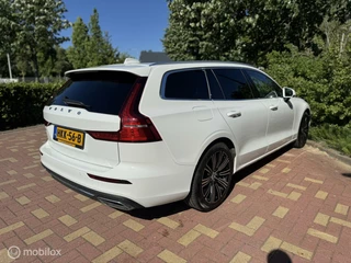 Volvo V60 Volvo V60 2.0 T6 Recharge AWD R-Design / Carplay - afbeelding nr 19