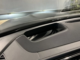 Mercedes-Benz GLE Mercedes-Benz GLE 350e AMG // Luchtvering // Soft Close // Alcantara Hemel // Trekhaak 3.500kg // Panoramadak // Head-Up // Burmester // Memory - afbeelding nr 5