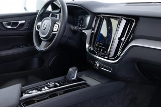 Volvo V60 Volvo V60 Cross Country 2.0 B5 AWD Pro | PANORAMADAK | LEDER ✅ 1e Eigenaar - afbeelding nr 3