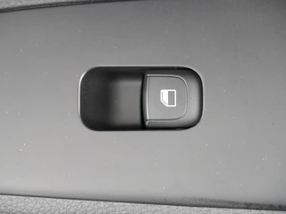 Kia Stonic - Navigatie - Camera - Climate control - Privacy glass - Keyless entry - Fabrieksgarantie tot 05-2029 - afbeelding nr 40