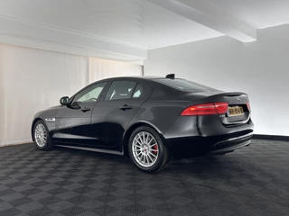 Jaguar XE Jaguar XE 2.0 D R-Sport Aut. *1/2LEATHER | XENON | NAVI-FULLMAP | MERIDIAN-SOUND | SPORT-SEATS | CAMERA | ECC | PDC | CRUISE | 17''ALU* - afbeelding nr 4