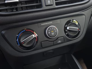 Hyundai i10 Hyundai i10 1.0 i-Drive 5drs! Apk 01-2027! NAP! Zondag OPEN! - afbeelding nr 18