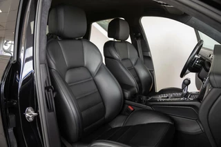Porsche Macan Porsche Macan 3.6 Turbo|SportDesign|Keyless|CarPlay|BOSE|Carbon|Standkachel|Facelift|Dealer Onderhouden - afbeelding nr 26