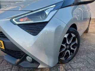 Toyota Aygo Toyota Aygo 1.0 VVT-i x-play Automaat, airco,achteruitrijcamera,Apple Carplay/dab, - afbeelding nr 2