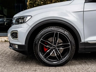Volkswagen T-Roc Volkswagen T-Roc 1.5 TSI R-Line|PANO|19''|ACC|NAV|CARPLAY - afbeelding nr 33
