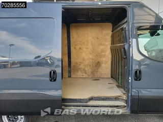 Iveco Daily Iveco Daily 35S18 3.0L Automaat L2H2 3,5t Trekhaak LED Navi Airco Cruise Camera Euro6 L2 11m3 Airco Trekhaak Cruise control - afbeelding nr 8